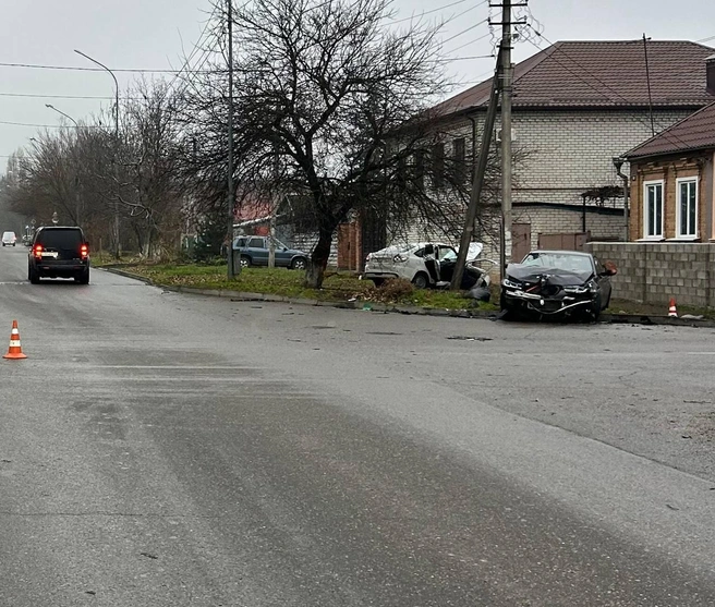 Пассажирка легковушки скончалась в больнице от травм | Источник: Госавтоинспекция Ставропольского края