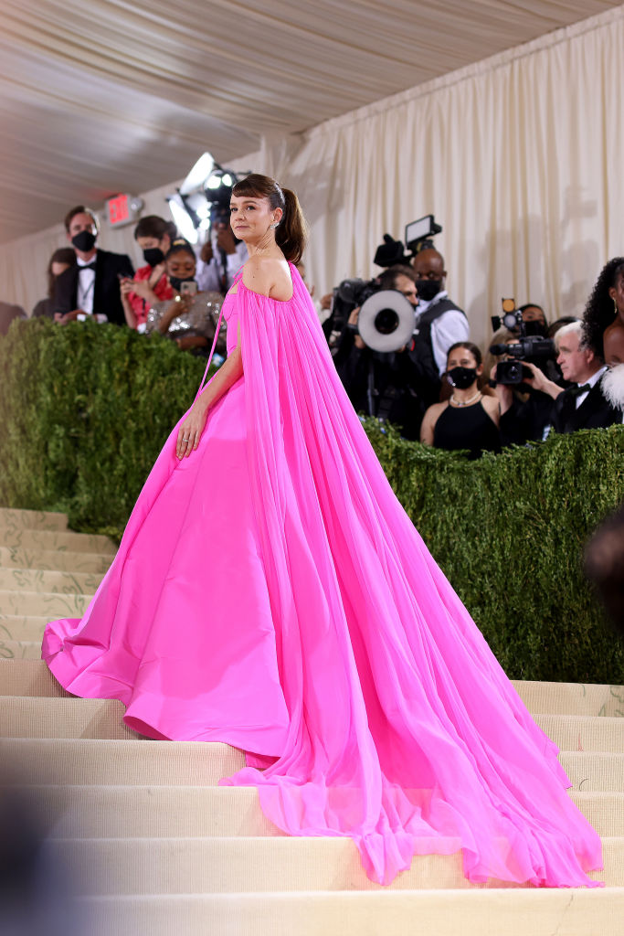 Как диснеевская принцесса: Кэри Маллиган в платье цвета сахарной ваты на Met Gala