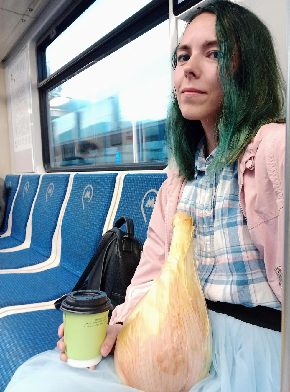 Со своим детищем Наталья ездила в метро | Источник: Green Queen / Vk.com