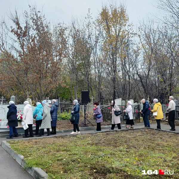 Воскресенское кладбище, акция мэрии | Источник: Сергей Гендин / 164.RU