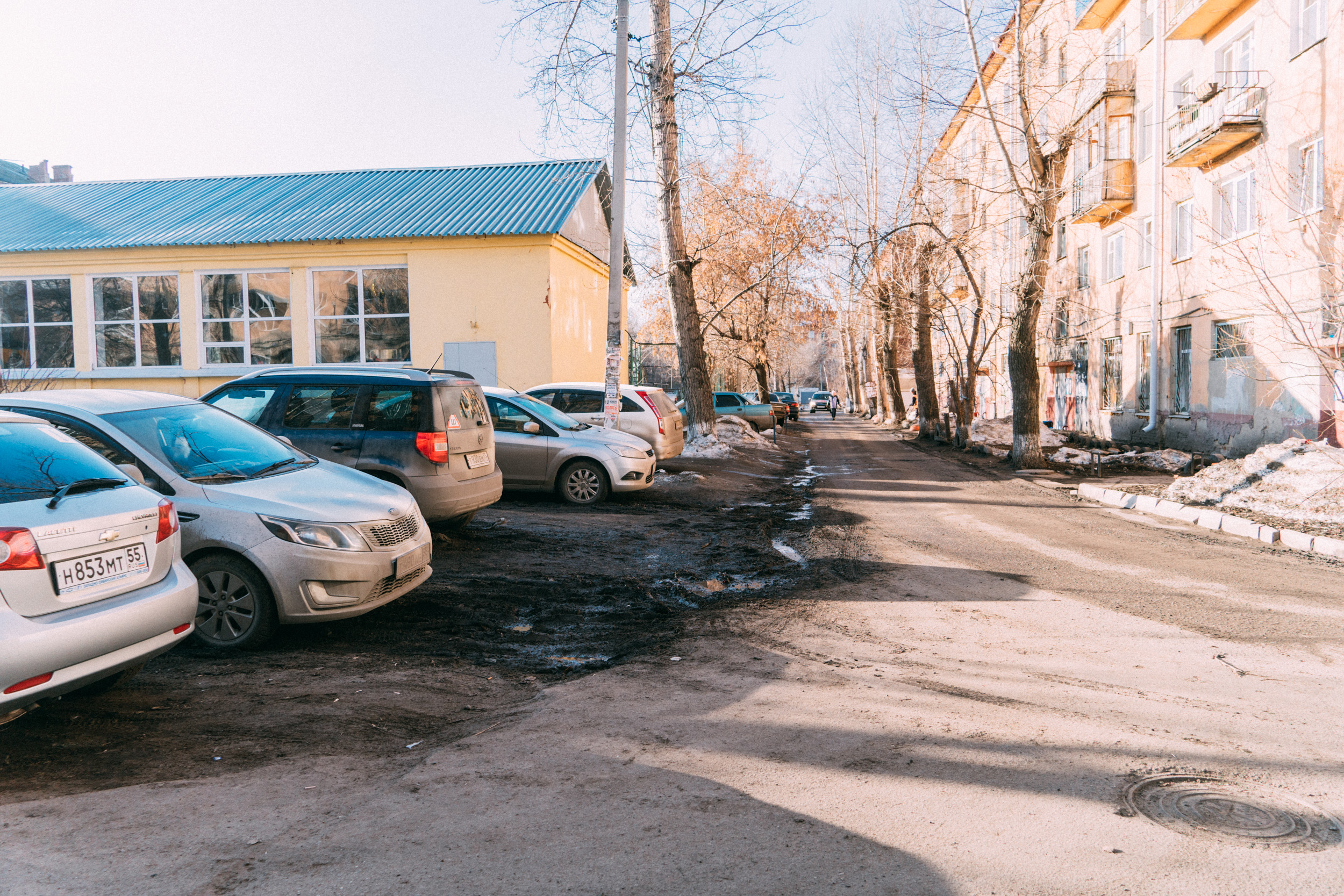 Как омичи будут оплачивать платную парковку — есть три способа