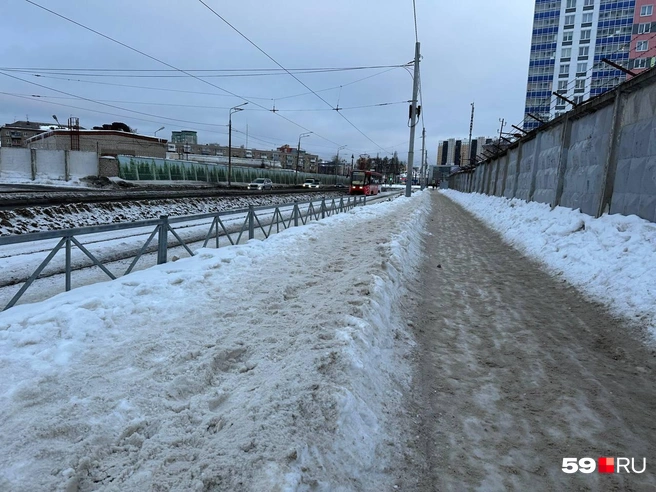 «Дорогой смерти» называют полосу справа | Источник: Наталья Пальникова