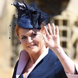 Принц Эндрю теряет все: титулы, дом и теперь — жену