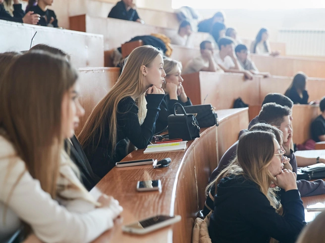 Приемная кампания в вузах Екатеринбурга начинается 20 июня | Источник: Александр Ощепков / NGS.RU