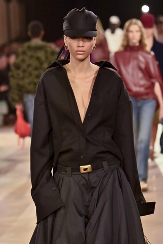 Что обязательно должно быть в вашем гардеробе весной 2026 года