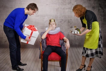 Детская травма или избалованность? Как расцветают нарциссы