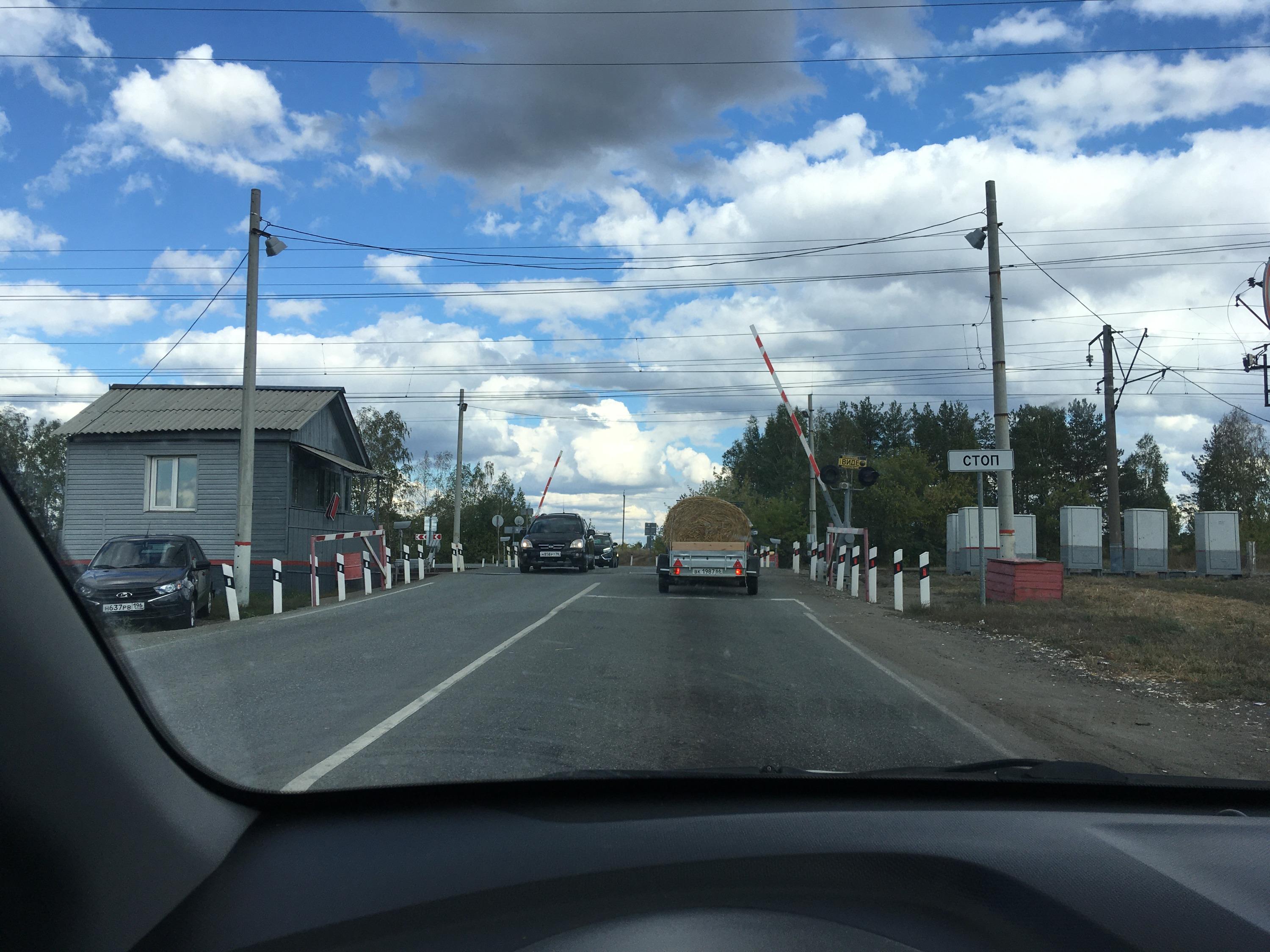 На важной трассе в Свердловской области построят мост: без него много лет  водители тратят нервы и время в пробках - 21 июля 2023 - Е1.ру