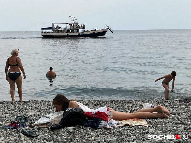 Природная галька, по которой приятно ходить | Источник: Анна Грицевич / SOCHI1.RU