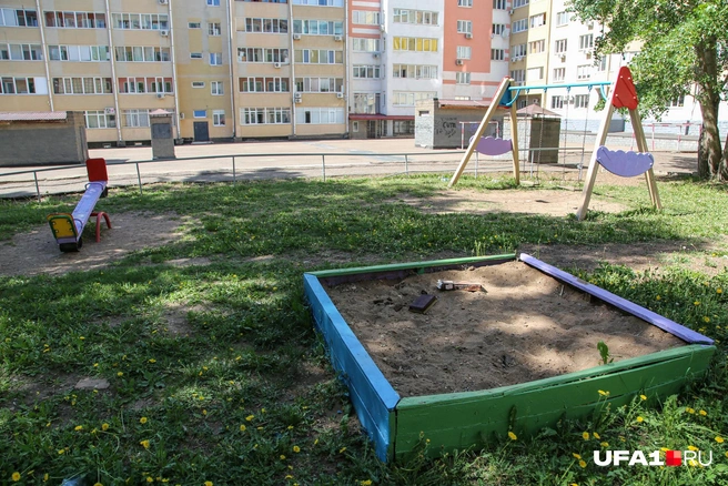 Стоп, а где покосившийся турник? Не по-уфимски как-то!