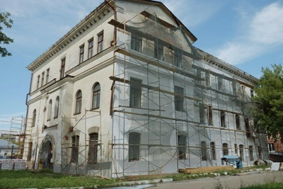 В Иркутске продолжают ремонт корпуса детской больницы за 74,3 млн