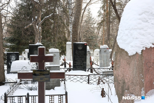 Валентина Бисярина похоронена на Старо-Восточном кладбище | Источник: Евгений Софийчук / NGS55.RU