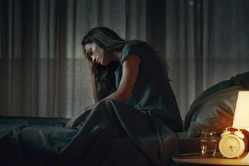 «Измена отца, болезнь мамы, рак бабушки, отъезд любимого, смерть подруги… Как справляться, но не быть слабой?»