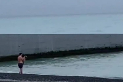 Police Investigate Sochi Father's Cold Sea Bathing Method