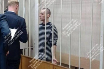 Суд в Петербурге прекратил дело поэта о пропаганде суицида