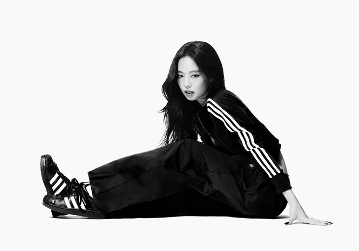 Дженни из Blackpink в новой кампании Adidas | Источник: Adidas