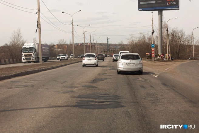 Так выглядит одна из самых загруженных городских дорог | Источник: Даниил Конин / «ИрСити»