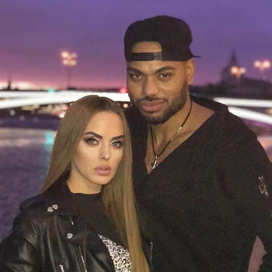 «Проститутка!»: Мондезир в ярости на Ефременкову, которая выиграла суд по алиментам и теперь требует от него 400 тыс