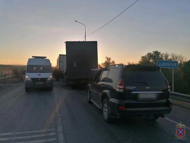 Участок трассы временно перекрывали для ликвидации последствий аварии. | Источник: ГУ МВД России по Волгоградской области