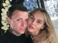 Павел Мамаев послал матом журналиста, который попросил у него комментарий про скандал в самолете