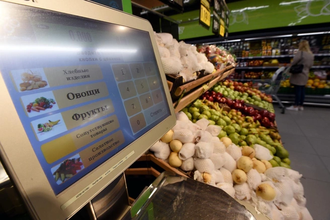 Давай по чесноку. Обвешивают ли нас в супермаркетах? | Источник: Дмитрий Коротаев/Коммерсантъ