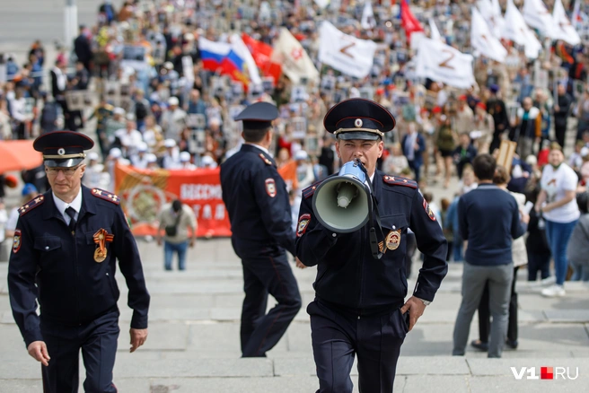 Вопрос с форматом «Бессмертного полка» решится в течение нескольких дней | Источник: Алексей Волхонский / V1.RU
