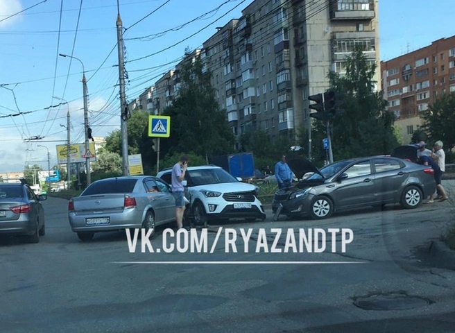 В Канищеве произошла массовая авария | ya62.ru