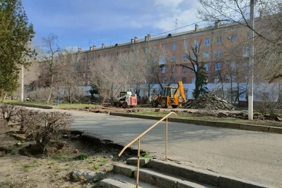 Популярный бульвар на севере Волгограда перекрыт для пешеходов
