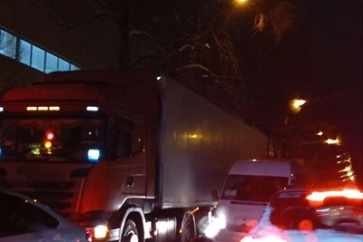 «Адов ад»: десятки фур заблокировали Окружную в Екатеринбурге