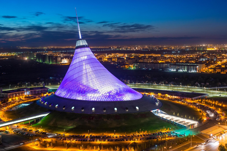 Огни большого города: 12 памятников архитектуры, которые стоит увидеть ночью