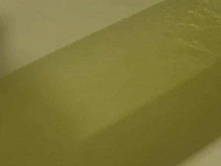 Одна из жительниц отмечает, что после использования такой воды волосы становятся жесткими, а купание неприятно. | Источник: читатель 161.RU