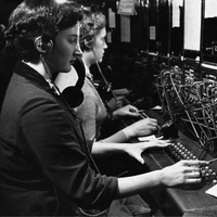 Остались только в старом кино: 8 исчезнувших профессий, которые были распространены в СССР