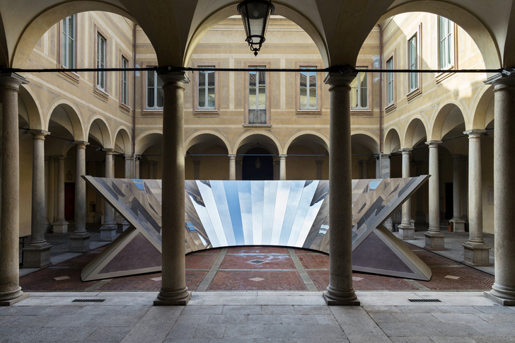 Инсталляция COS и Филиппа К. Смита III на Миланской неделе дизайна (фото 4)