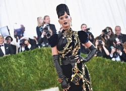 Вместо Кэти Перри на Met Gala 2024 «пришел» аватар певицы