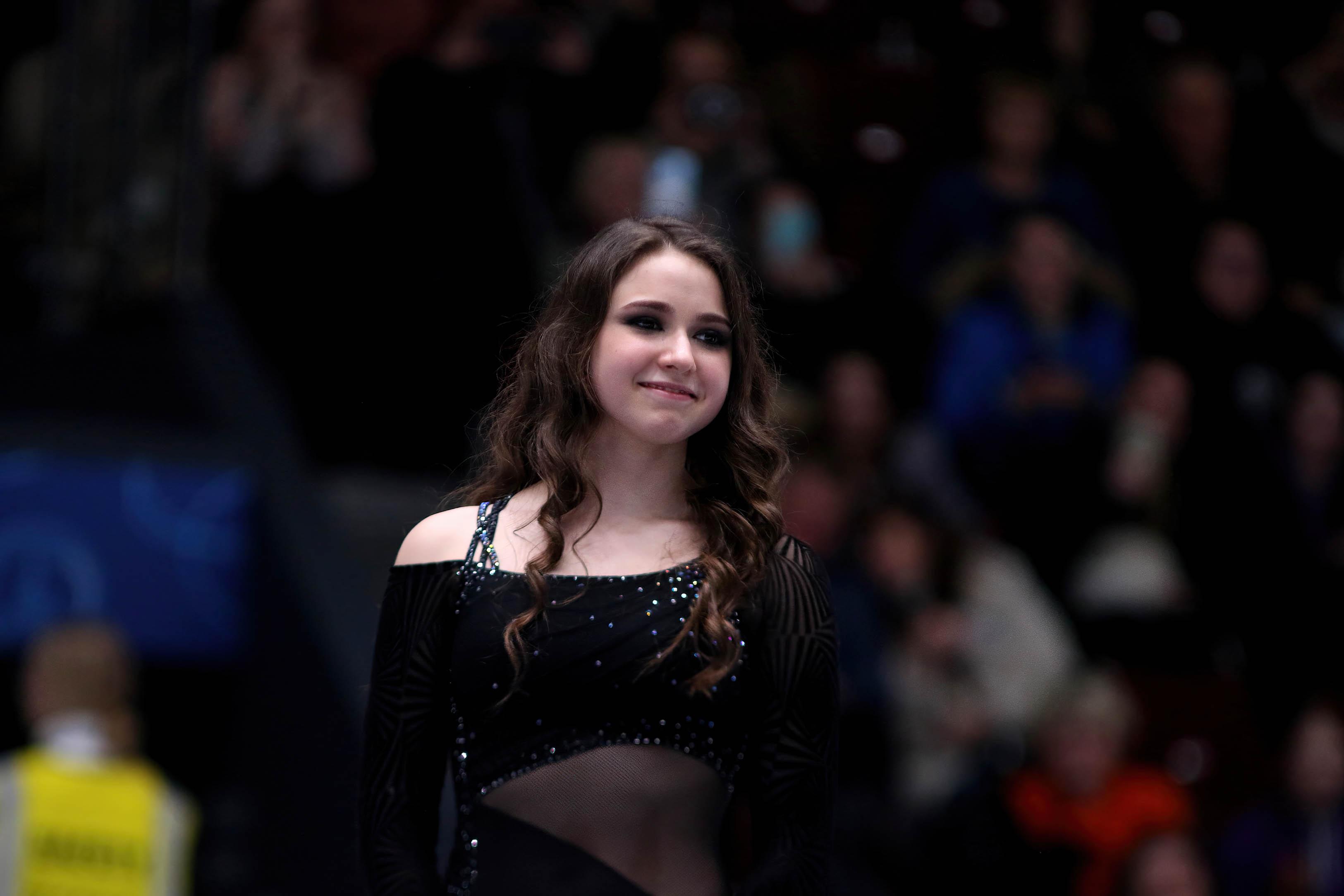 Свободная, летящая и счастливая: Камила Валиева вернулась на лед в шоу Татьяны Навки, несмотря на дисквалификацию