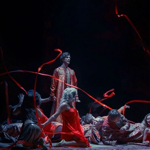 Юрий Грымов пригласил кандидатов в президенты на премьеру спектакля «Юлий Цезарь»