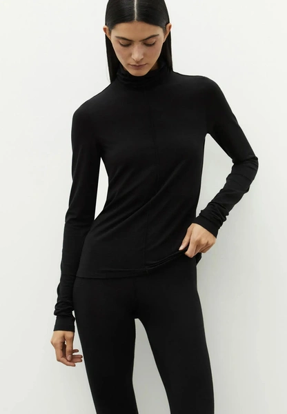 Водолазка по-французски: как выбрать и с чем сочетать самый нужный базовый трикотаж Водолазка по-французски: как выбрать и с чем сочетать самый нужный базовый трикотаж