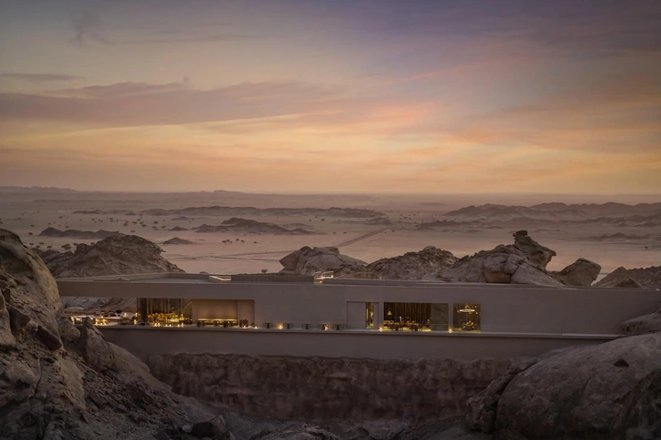 В Саудовской Аравии открылся дизайн-отель Desert Rock Resort | Источник: John Athimaritis