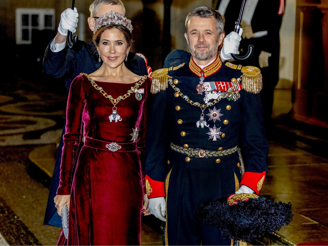 Принц Фредерик и принцесса Мэри на новогоднем приеме, 1 января 2024 | marieclaire.ru