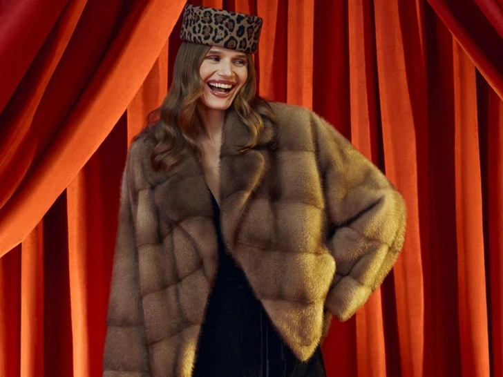 Праздничные образы, подарки каждый день и зимний уход: главные бьюти и фэшн-новости декабря