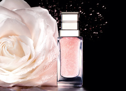Новое сокровище в Dior Prestige: универсальное средство для кожи, подобной лепестку розы