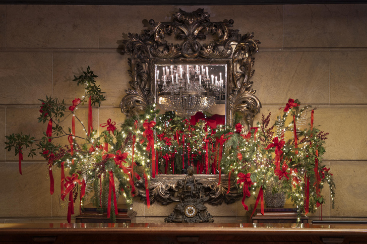 Вдохновение: красный новогодний декор в легендарном отеле Metropole Monte-Carlo