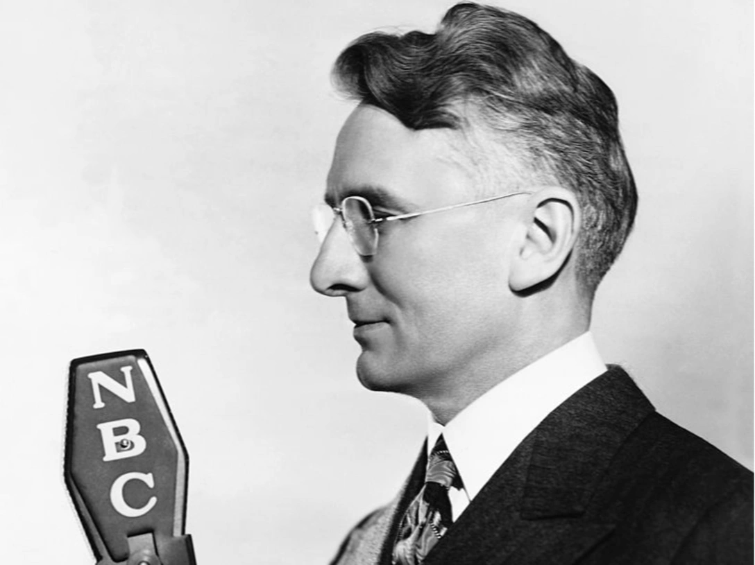 Как расположить к себе любого человека: 5 советов от психолога Дейла Карнеги | marieclaire.ru