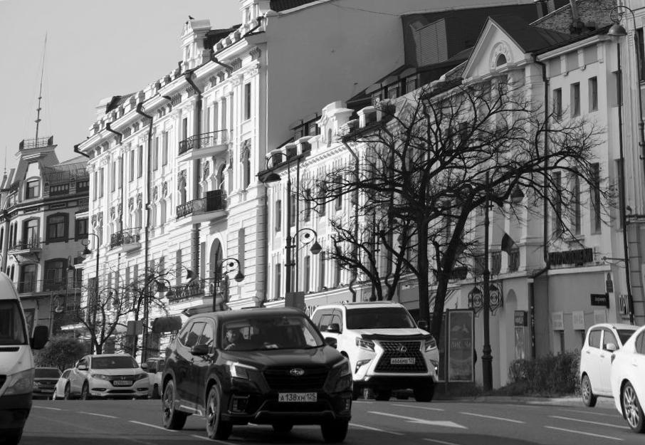 Улица Светланская в 1922 году и почти через 100 лет&nbsp;— в 2025 году | Источник: Елена Буйвол / VLADIVOSTOK1.RU