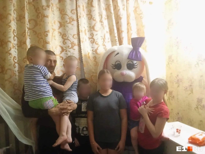 Дмитрий был многодетным отцом | Источник: Личная страница погибшего в социальных сетях