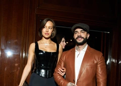 Недавно родившая невеста Тимати появилась на вечеринке Собчак и смотрит на ее поцелуи с рэпером