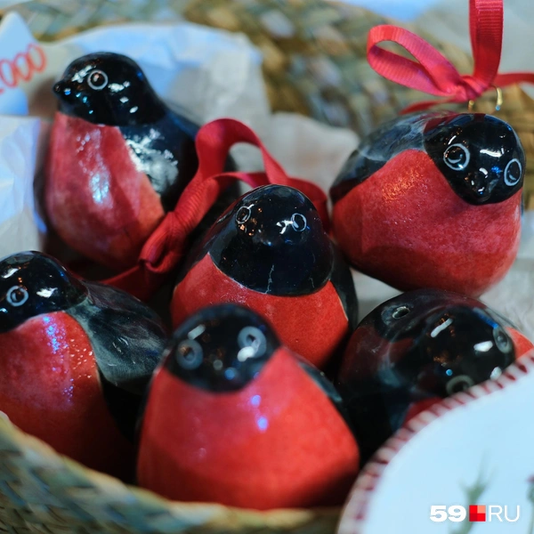 Керамические снегири&nbsp;— совсем как с советских открыток | Источник: Тимофей Калмаков / 59.RU