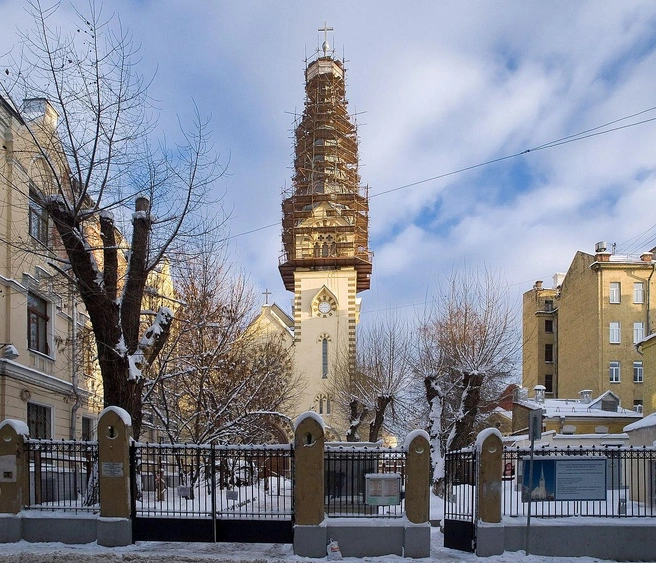Восстановление шпиля, 2010 год | Источник: Wikipedia.org