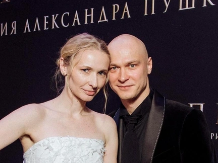 Номинант на «Оскар» Юра Борисов с женой, Собчак с галстуком из волос и статуэтка Асмус: показ «Пророка» в Петербурге