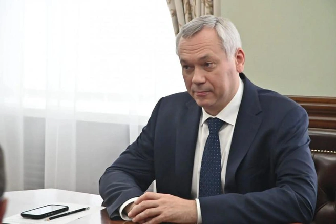 Андрей Травников высоко оценил гуманитарную работу «Молодой гвардии» | Источник: nso.ru