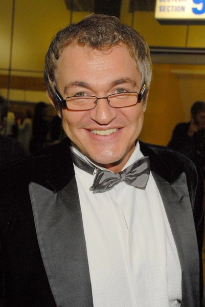 Не так давно Дибров развелся со своей молодой супругой Полиной